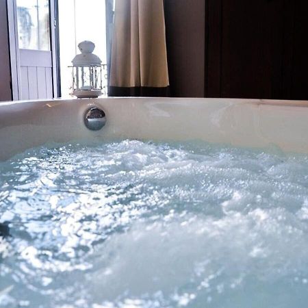 Wineexperience- Wine&Jacuzzi Suite Lecce Exteriör bild