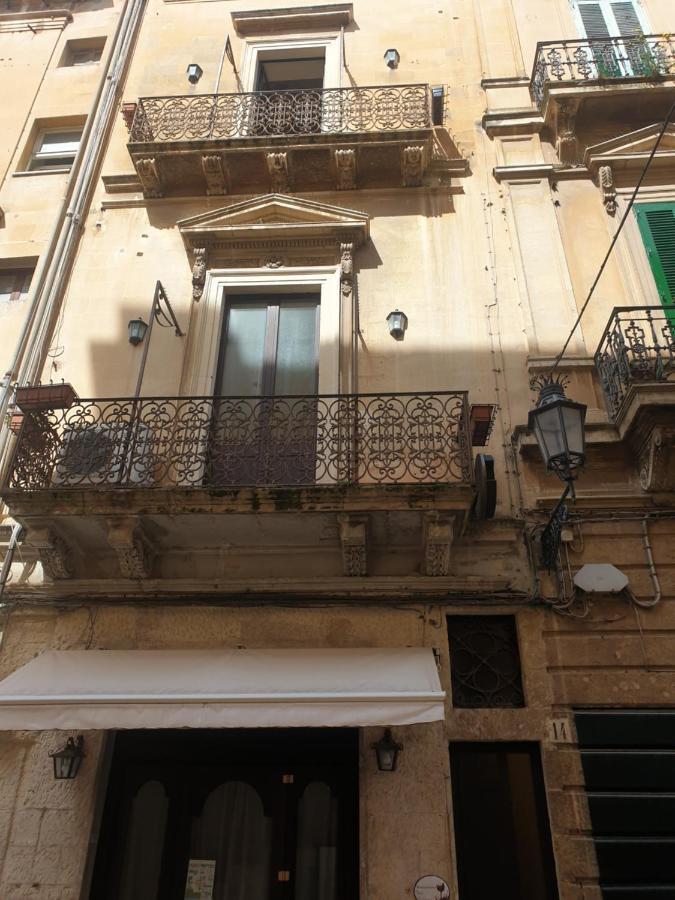 Wineexperience- Wine&Jacuzzi Suite Lecce Exteriör bild