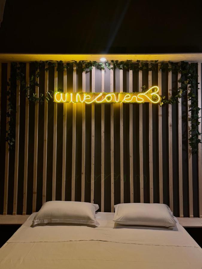 Wineexperience- Wine&Jacuzzi Suite Lecce Exteriör bild