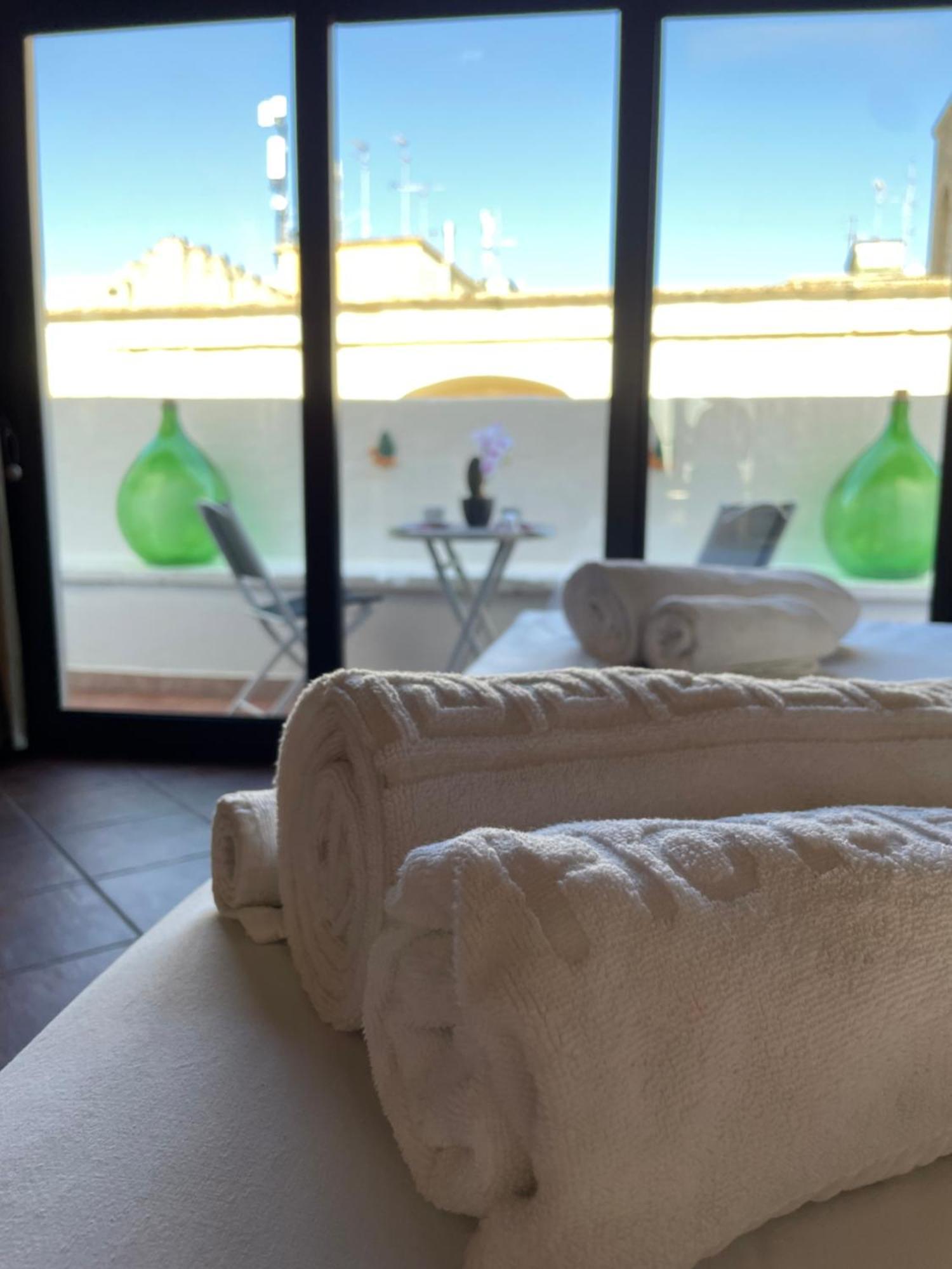 Wineexperience- Wine&Jacuzzi Suite Lecce Exteriör bild